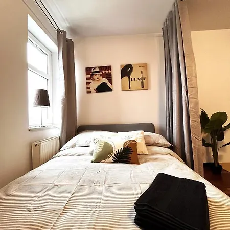 Jagielly ~ Self Check-in 24h ~ Parking & Lift Apartment *