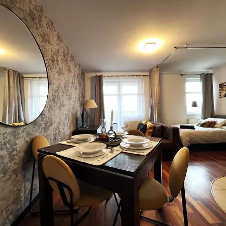 Apartment Jagielly ~ Self Check-in 24h ~ Parking & Lift *