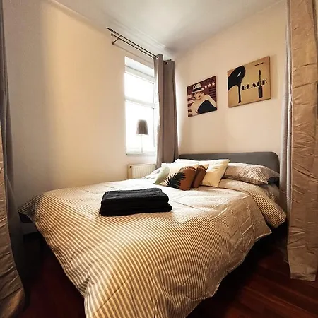 Apartment Jagielly ~ Self Check-in 24h ~ Parking & Lift